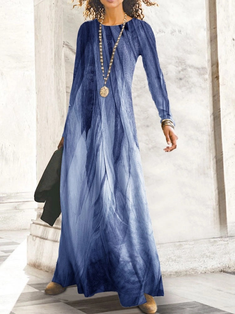 Longue robe élégante pour femme avec motif végétal sophistiqué, par berg-feldt
