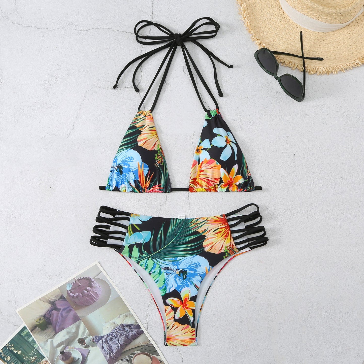 Unik geschnürter Dreieck-Bikini mit Blumenmuster von berg-feldt für Damen