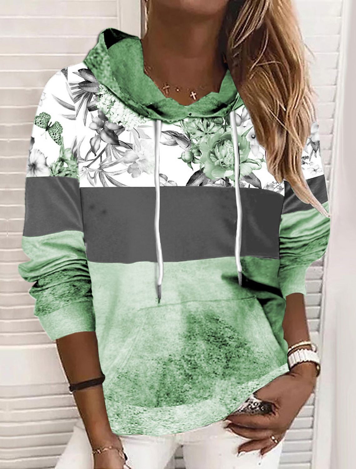 Sweat-shirt à capuche pour femme moderne avec imprimé floral et design color block de berg-feldt