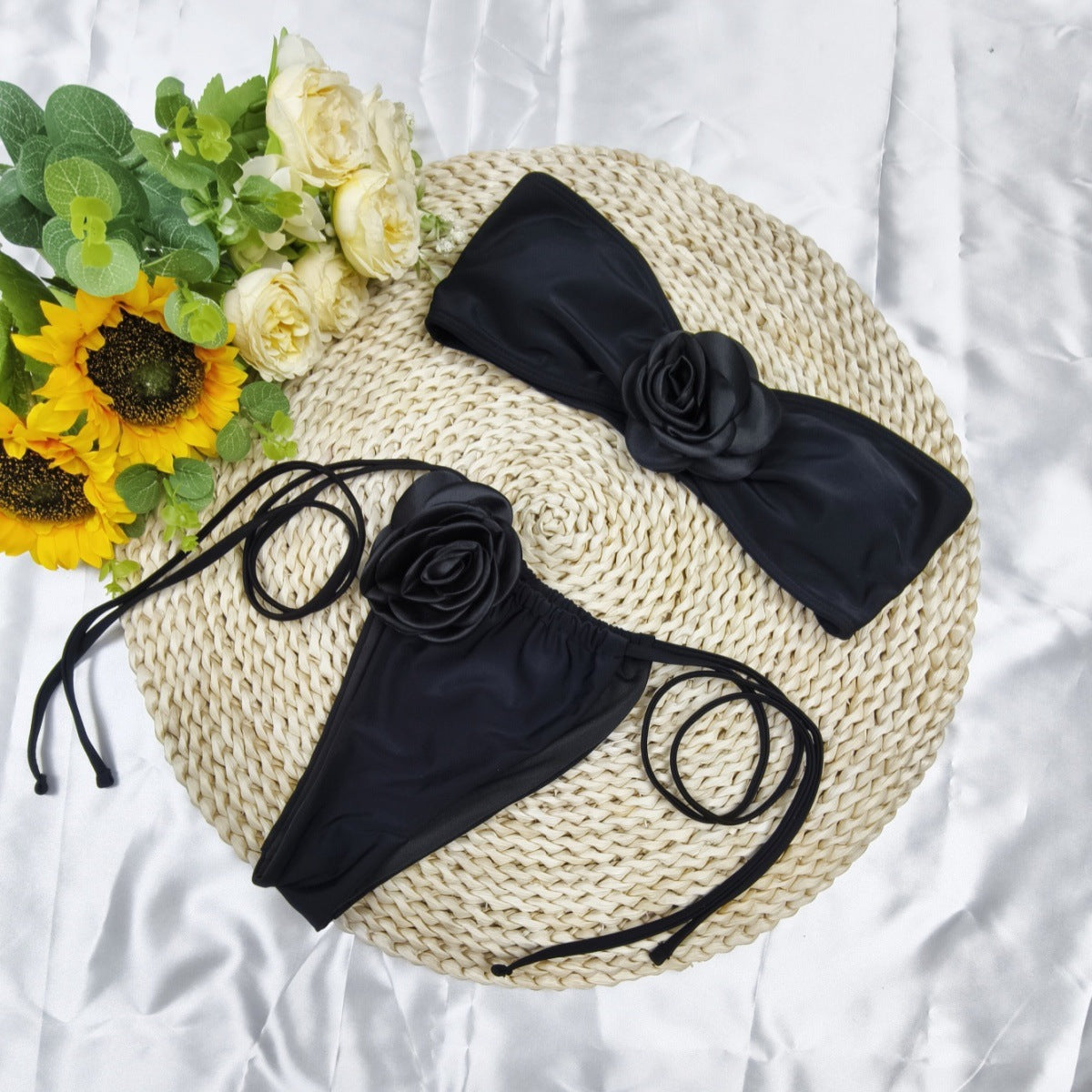 Ensemble bikini pour femme à imprimé floral et détails fantaisie par berg-feldt