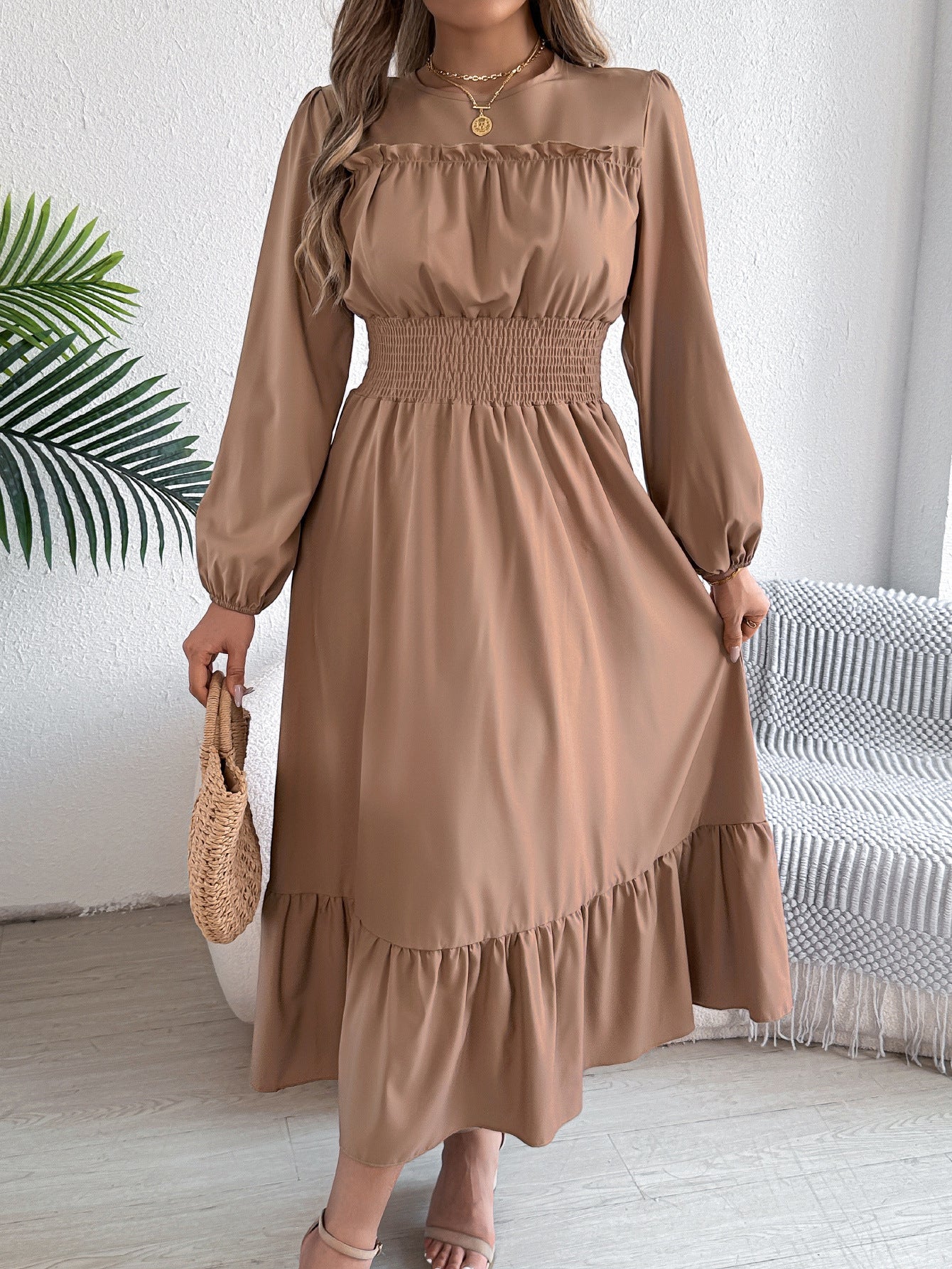 Maxikleid für Damen mit gerafftem Oberteil und Volant-Saum von berg-feldt