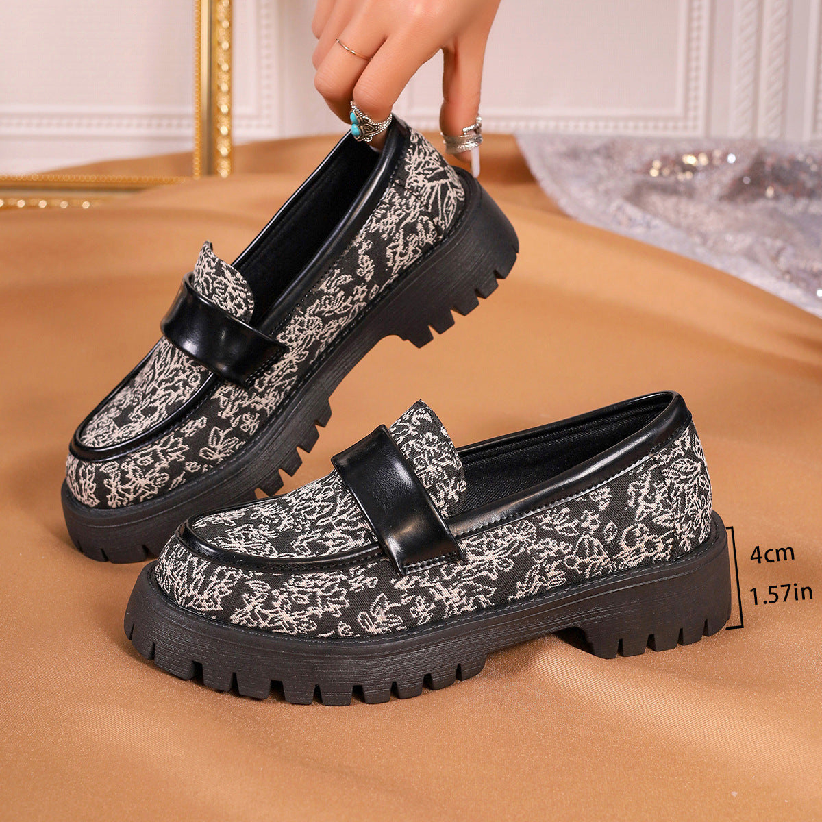 Bequeme Damen-Mokassins mit Blumenmuster von berg-feldt