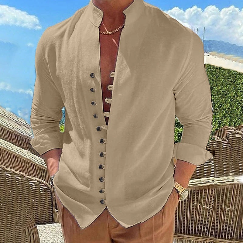 Modische Herren-Leinenbluse mit Henley-Kragen und Knopfdetails von berg-feldt