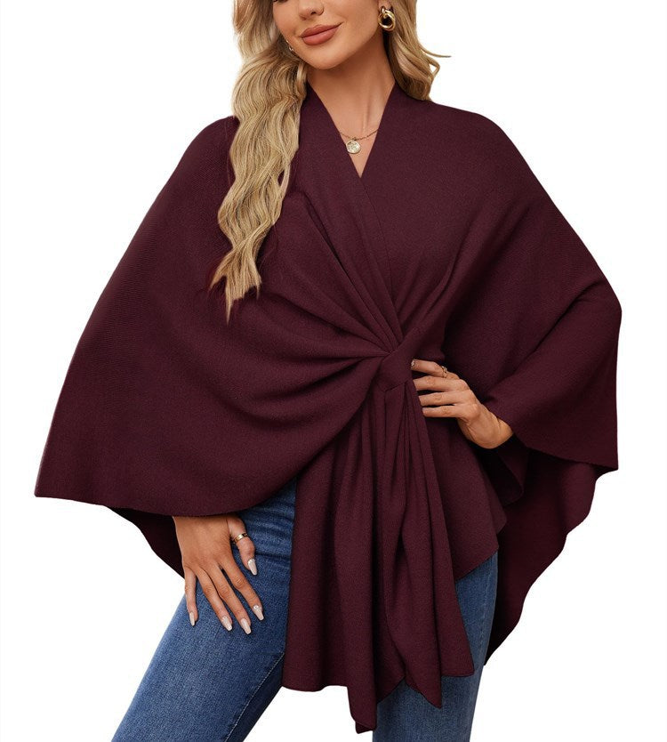 Eleganter Damen-Strickponcho mit raffinierten Drapierungen & Taillengürtel von berg-feldt