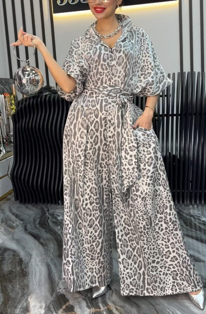 Weitbeiniger Damen-Jumpsuit mit Leoprint und tailliertem Gürtel von berg-feldt