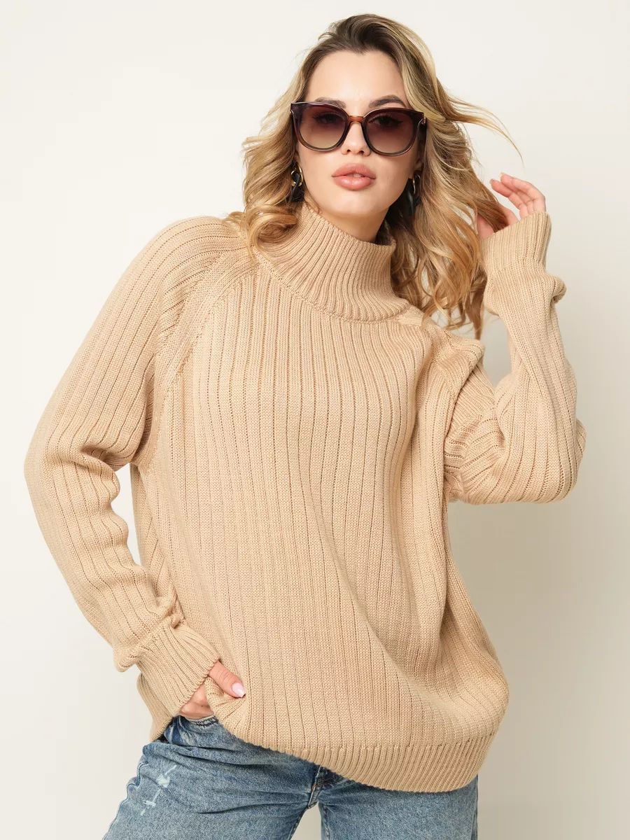 Weicher Damen-Strickpullover mit hohem Kragen und zarter Rippstruktur von berg-feldt