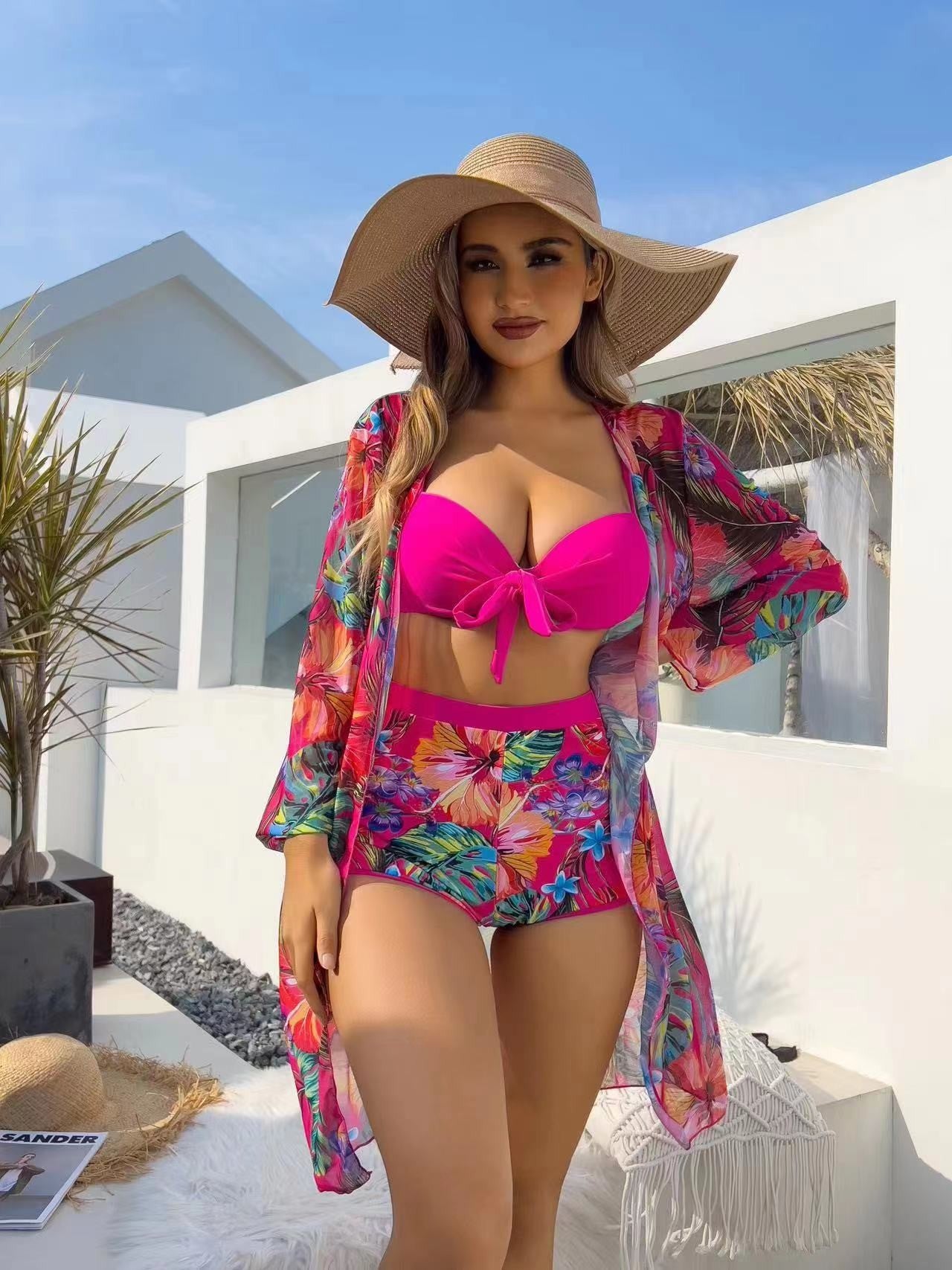Ensemble bikini femme motif floral et paréo ajouré berg-feldt