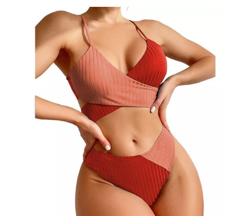 Ensemble de bikini pour femme avec haut croisé et coupe haute Berg-Feldt