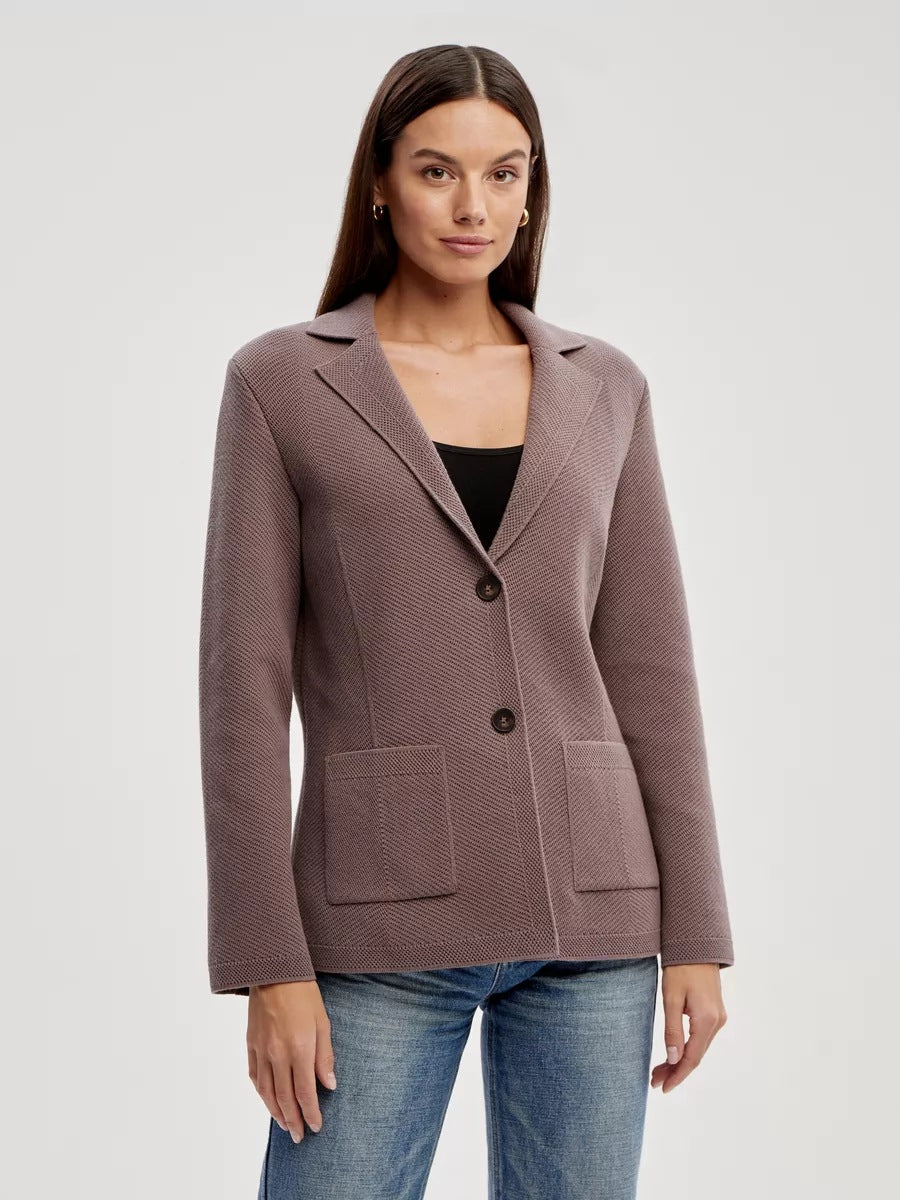 Elegante Damenblazerjacke mit Struktur, Revers und Taschen von berg-feldt