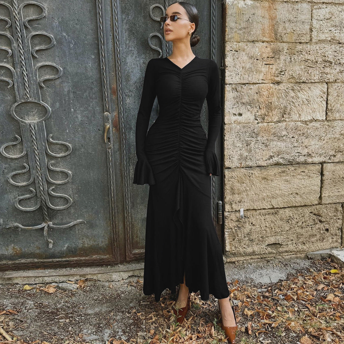 Elegantes Maxikleid für Damen aus Strick mit Rüschen und figurbetonter Form von berg-feldt