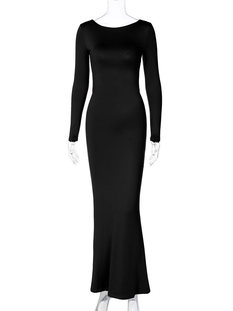 Robe longue élégante pour femme à la silhouette cintrée et aux manches longues par berg-feldt
