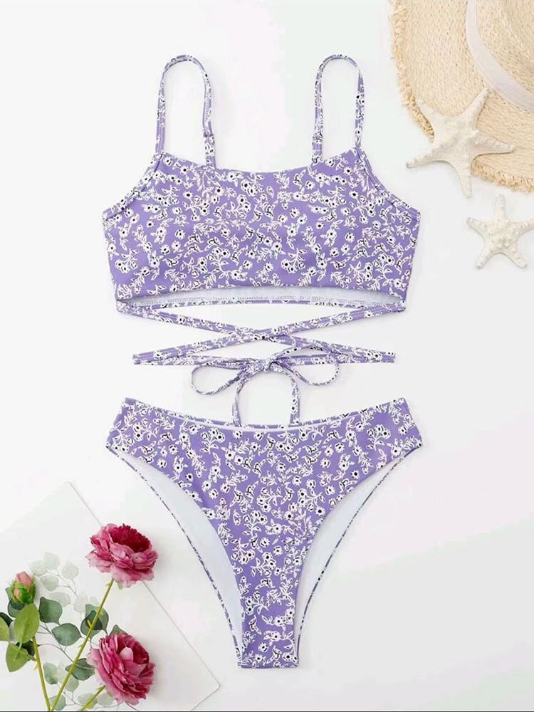 Ensemble de bikini pour femme avec coupe séduisante et détail de lanières croisées stylé de berg-feldt