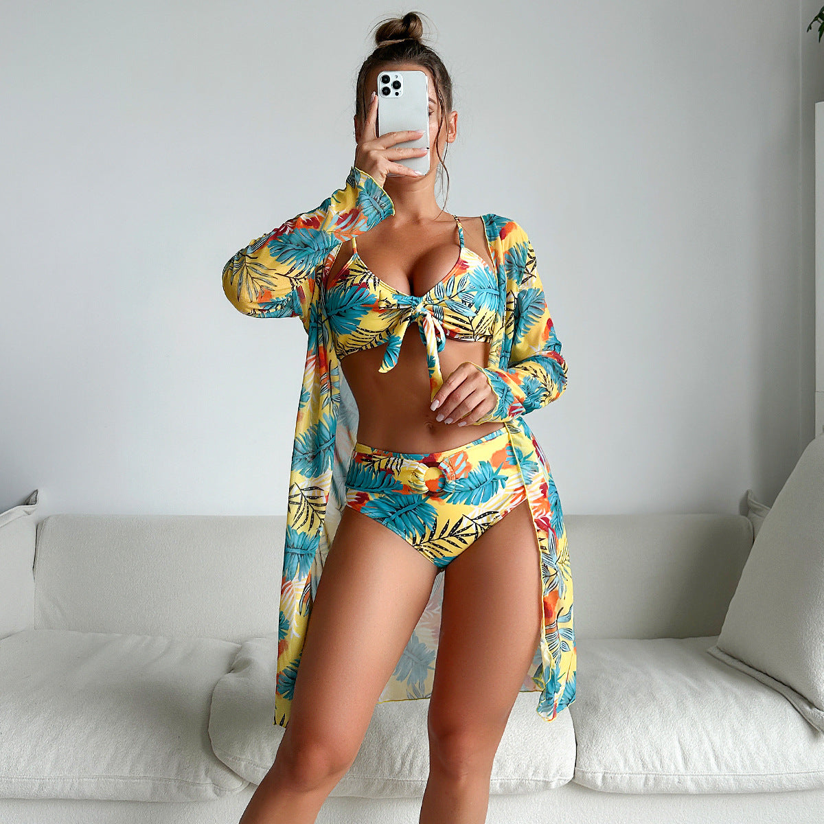 Bikiniset mit transparentem Kimono und Blumenmuster von berg-feldt