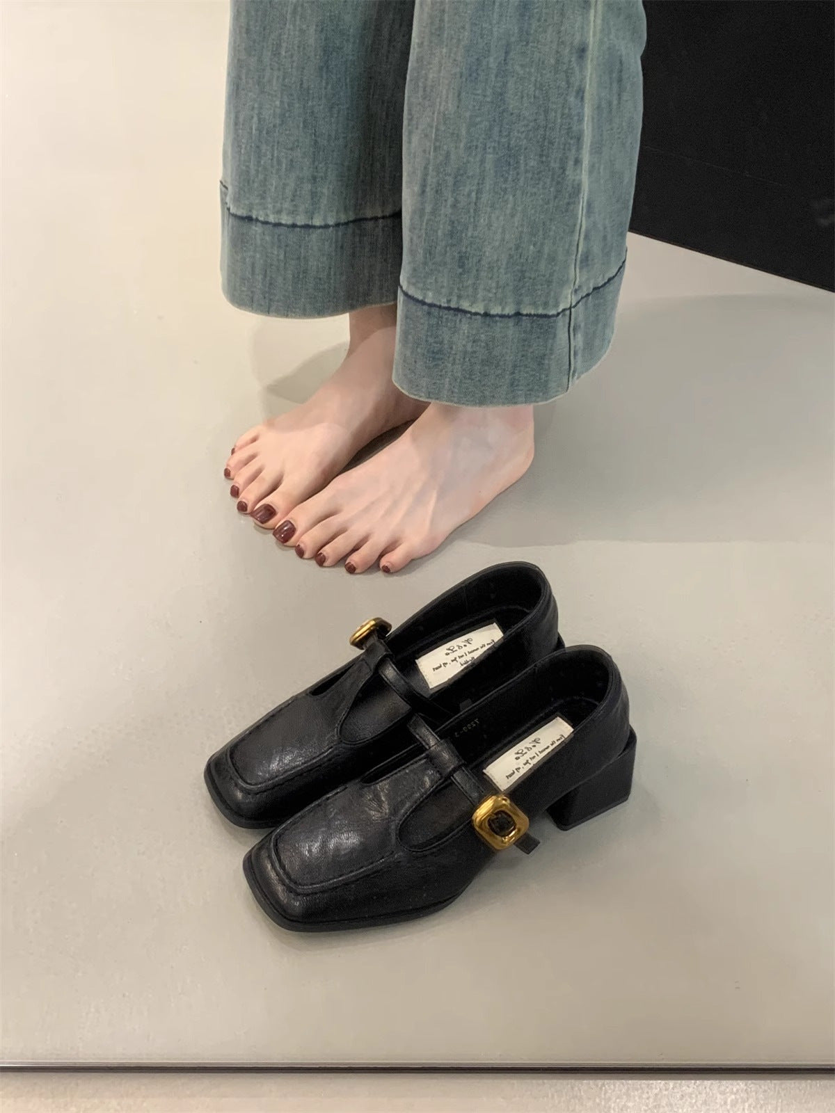 Chaussures élégantes à talon carré et bout carré pour femme avec bride en T de berg-feldt