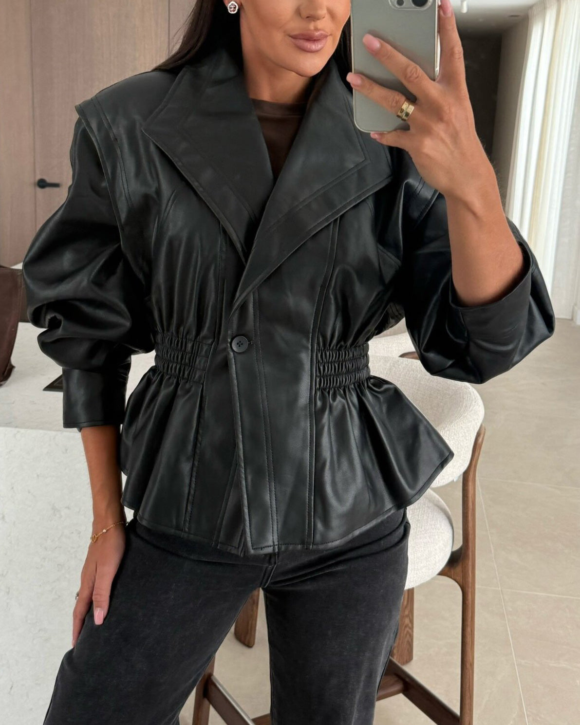 Berg-Feldt | Revers Taille Cropped Pu-Jacke