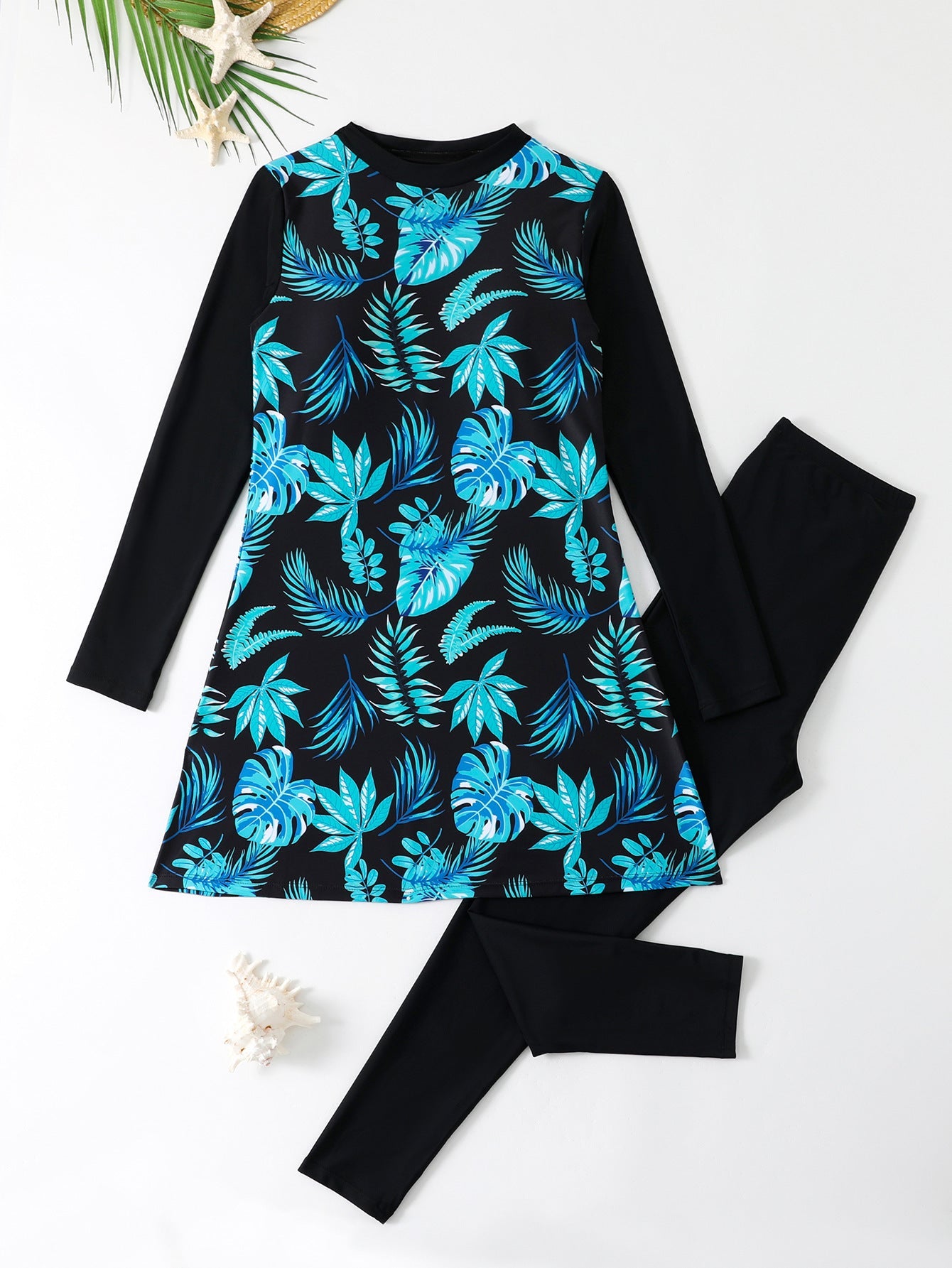 Maillot de bain anti-UV manches longues et jupette élégamment conçu, par berg-feldt.
