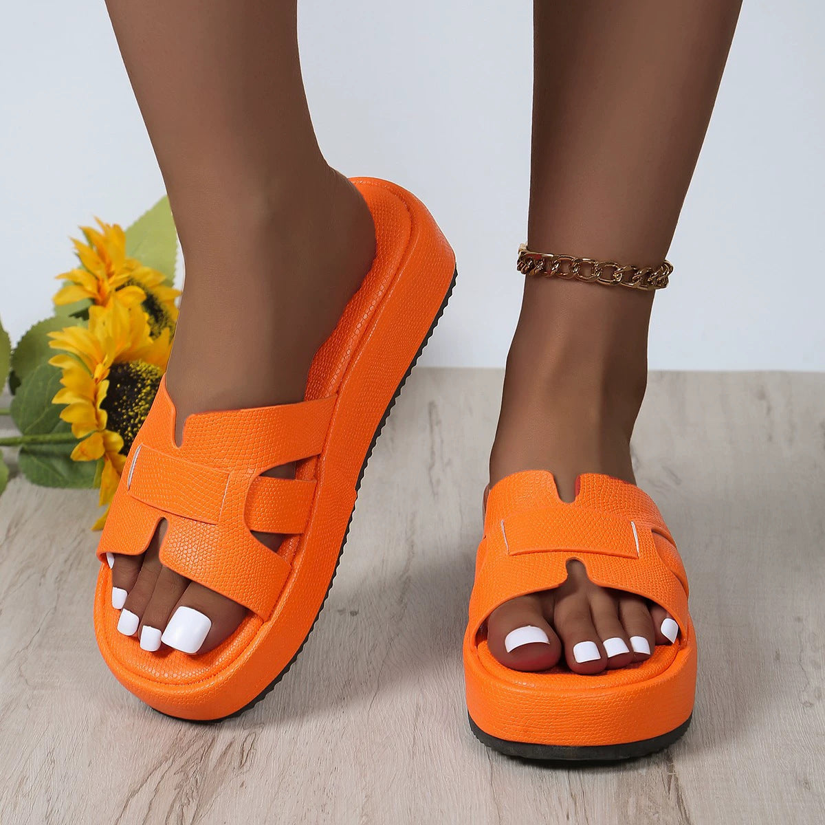 Tongs compensées confortables et tendance pour femme de berg-feldt