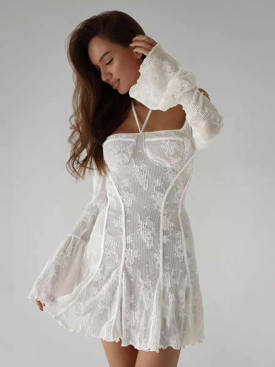 Robe midi élégante pour femme avec empiècements transparents et volants raffinés de berg-feldt