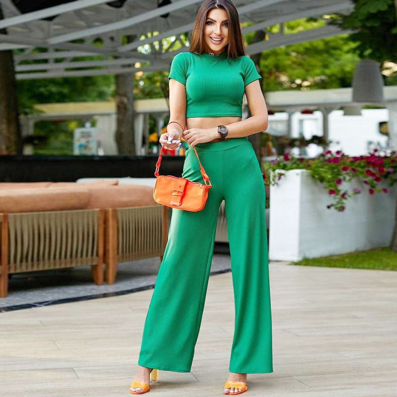 Trendiges Damen-Outfit: Cropped Top und weite Palazzohose von berg-feldt