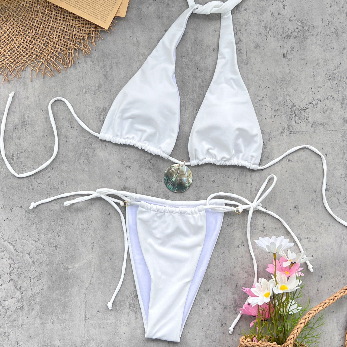 Außergewöhnlicher Damen Bikini mit Neckholder-Design und zarten Bindebändern von berg-feldt
