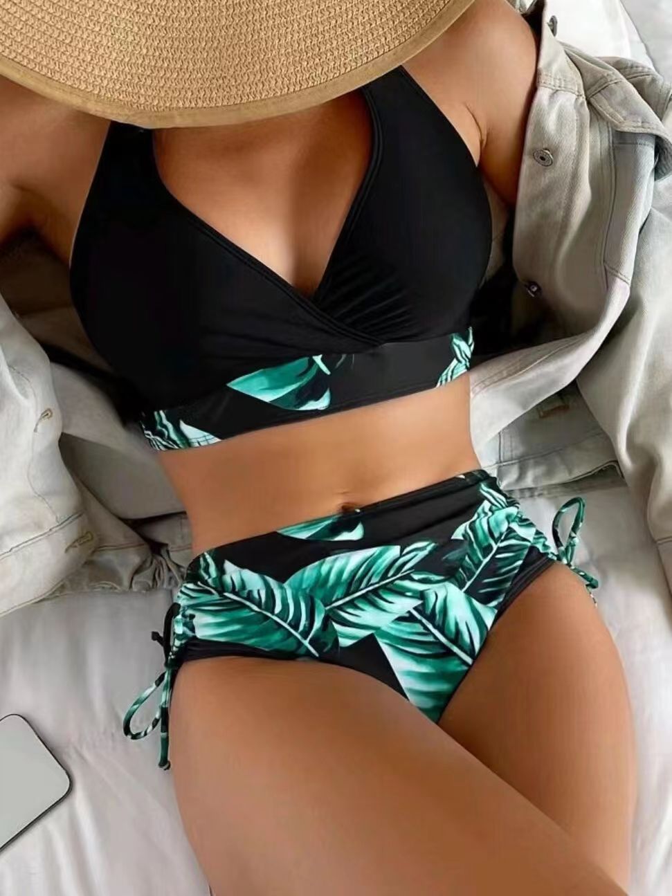 Bikini avec haut réglable et culotte contrastante de berg-feldt