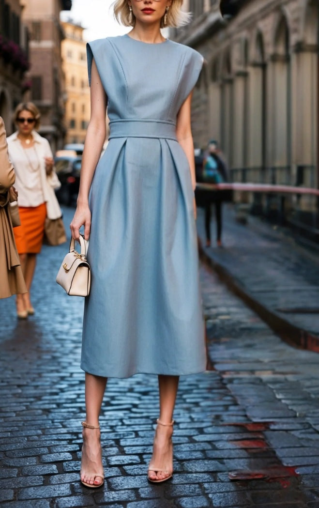 Robe midi cintrée pour femme Berg-Feldt avec détails tendance aux épaules