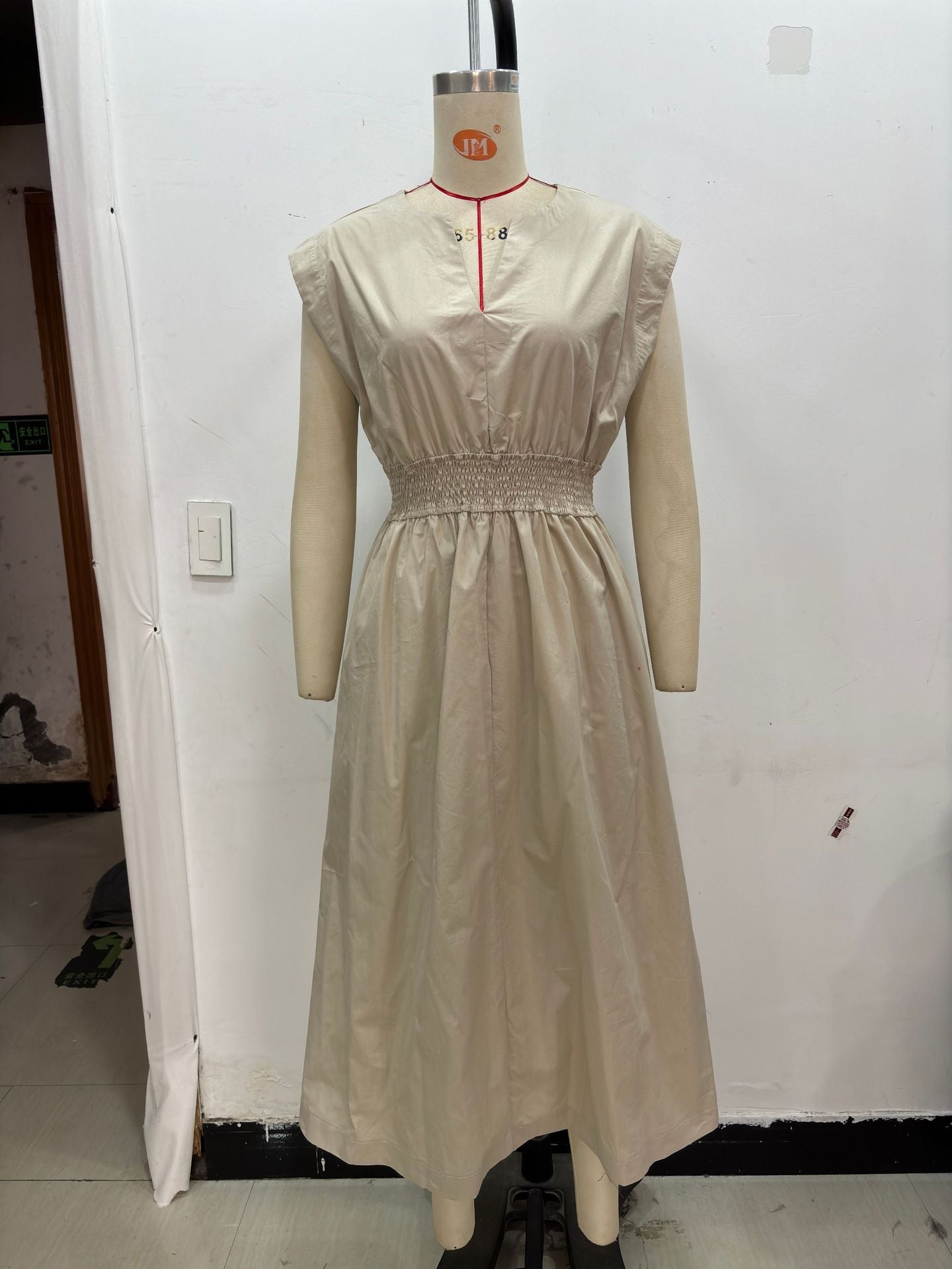 Baumwoll-Maxikleid für Damen mit geraffter Taille und kurzen Ärmeln von berg-feldt