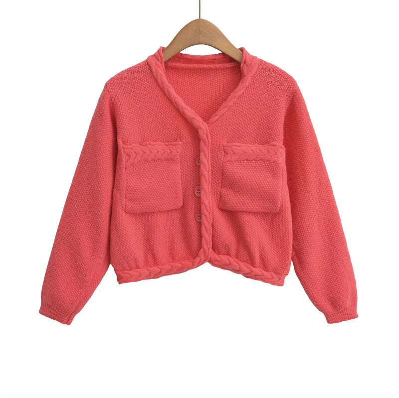 Damen Kurzstrickjacke mit geflochtenen Details und praktischen Taschen Berg-Feldt - Berg-Feldt