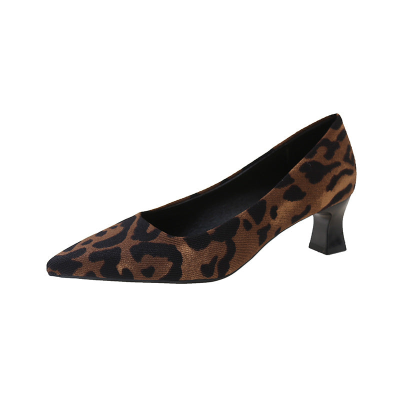 Elegante Damen Pumps aus Wildleder mit Spitzzeh und Blockabsatz von berg-feldt
