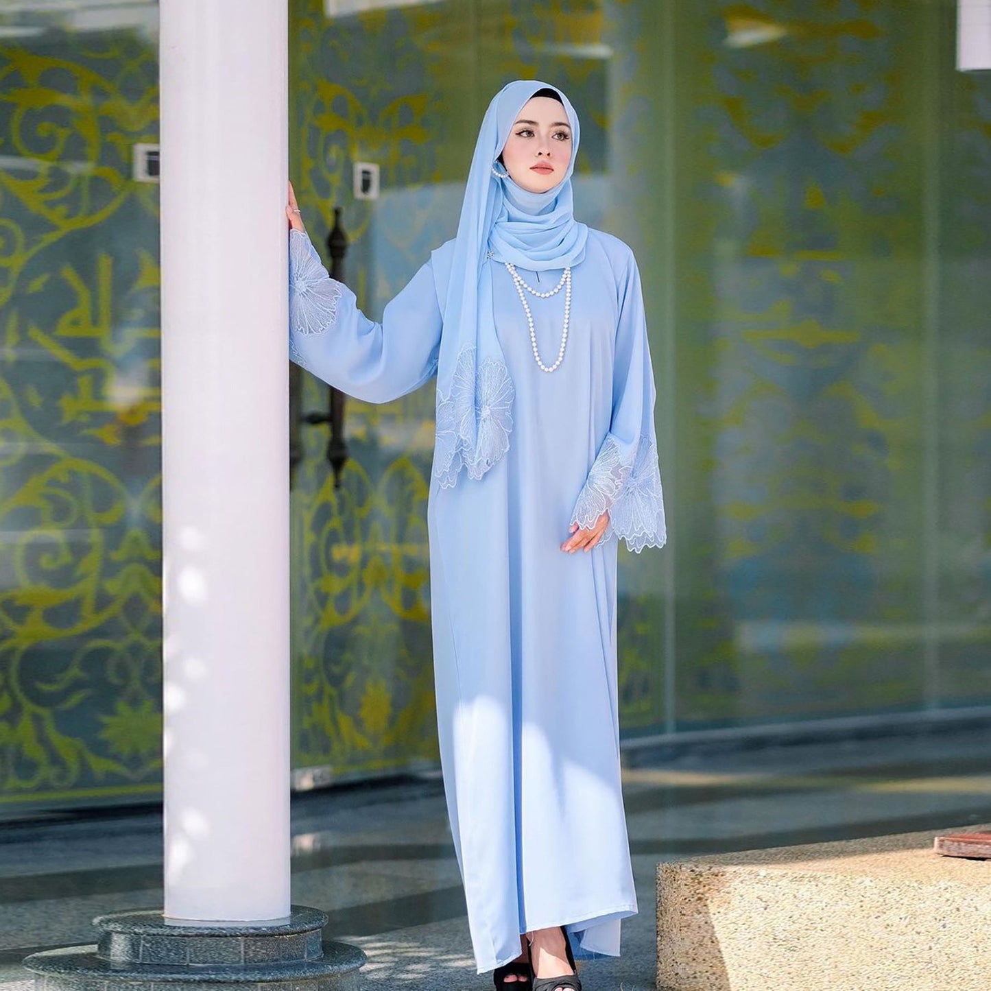 Damen Elegantes Maxikleid mit floraler Spitze Berg-Feldt