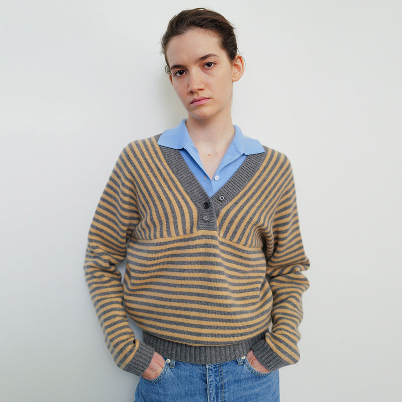 Pull pour femme Berg-Feldt à rayures marinières et patte de boutonnage