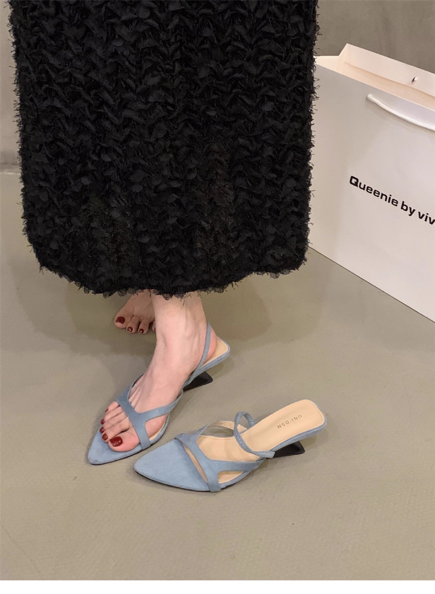 Unikate Damen-Absatzsandalen mit Riemen und offener Zehe von berg-feldt