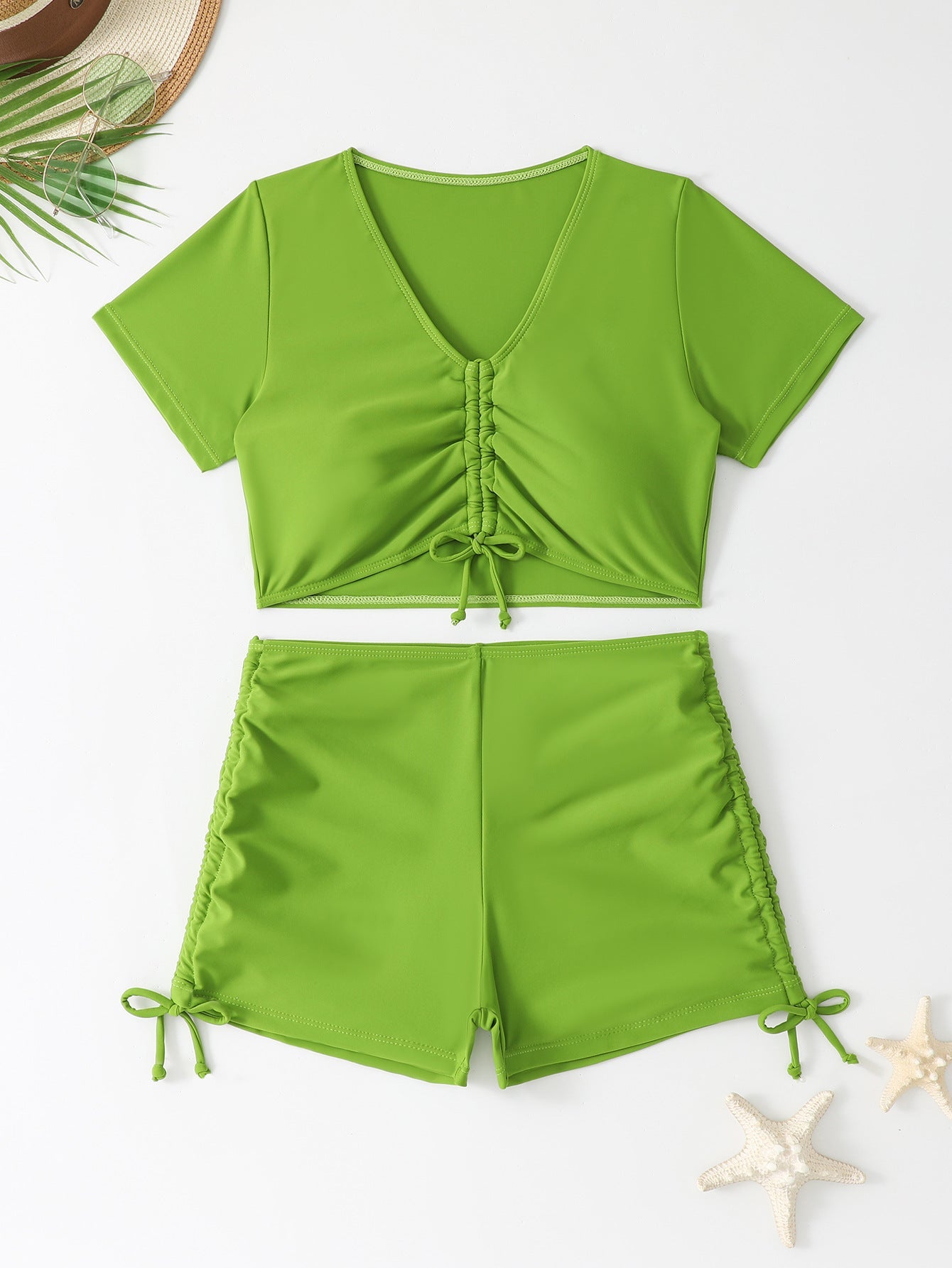 Badeset für Damen: Raffungsoberteil & bequeme Shorts von berg-feldt