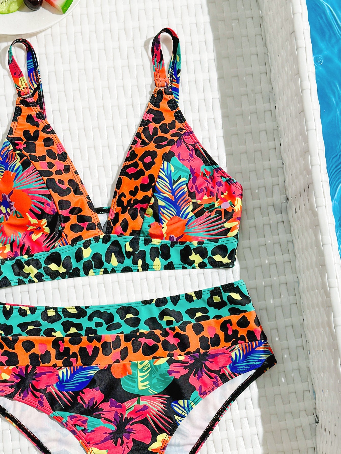 Haut de bikini Berg-Feldt pour femme : motif léopard et floral, coupe montante