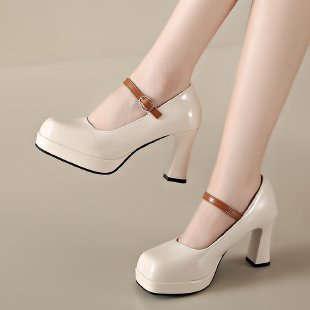 Damen Plateau-Pumps mit elegantem Riemchen und komfortablem Blockabsatz Berg-Feldt