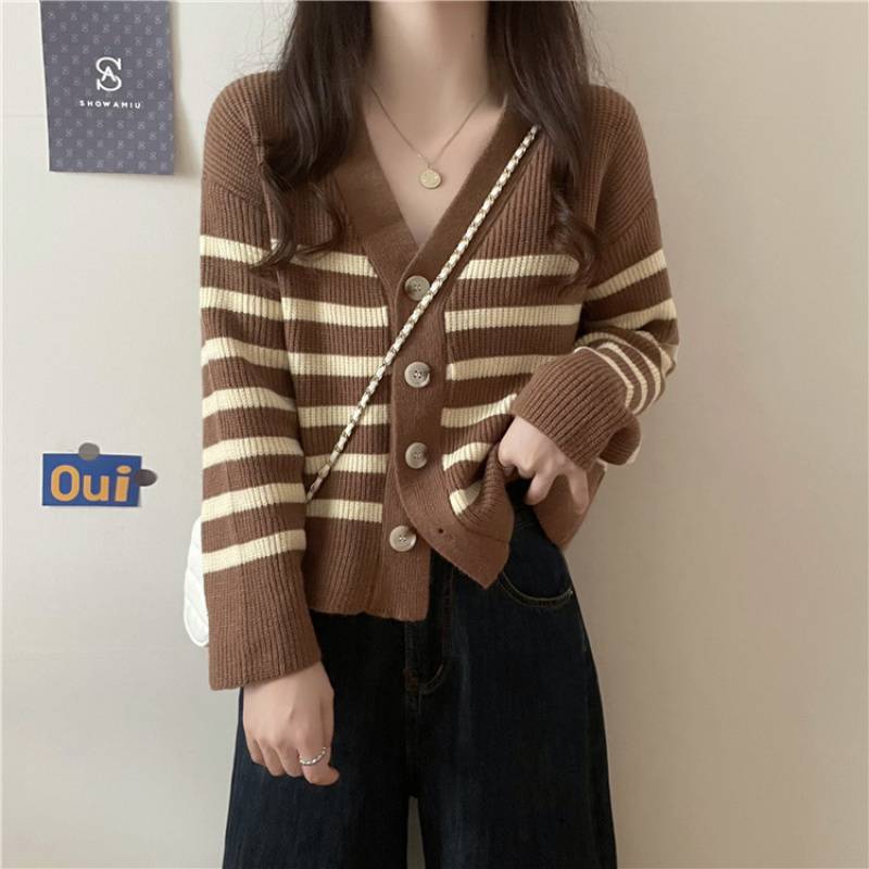 Gilet tricoté rayé pour femme avec col en V élégant et boutons décoratifs Berg-Feldt
