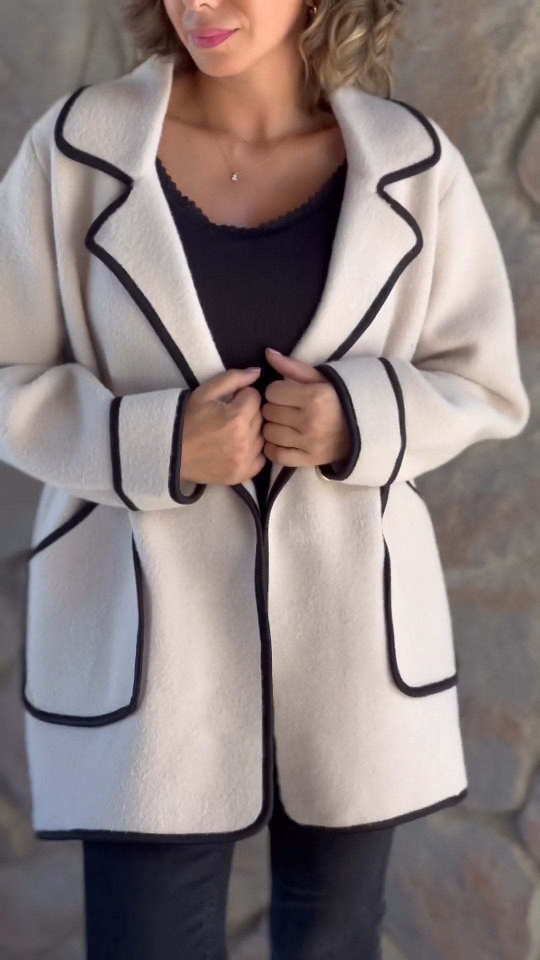 Veste blazer classique pour femme avec détails contrastés et poches par berg-feldt