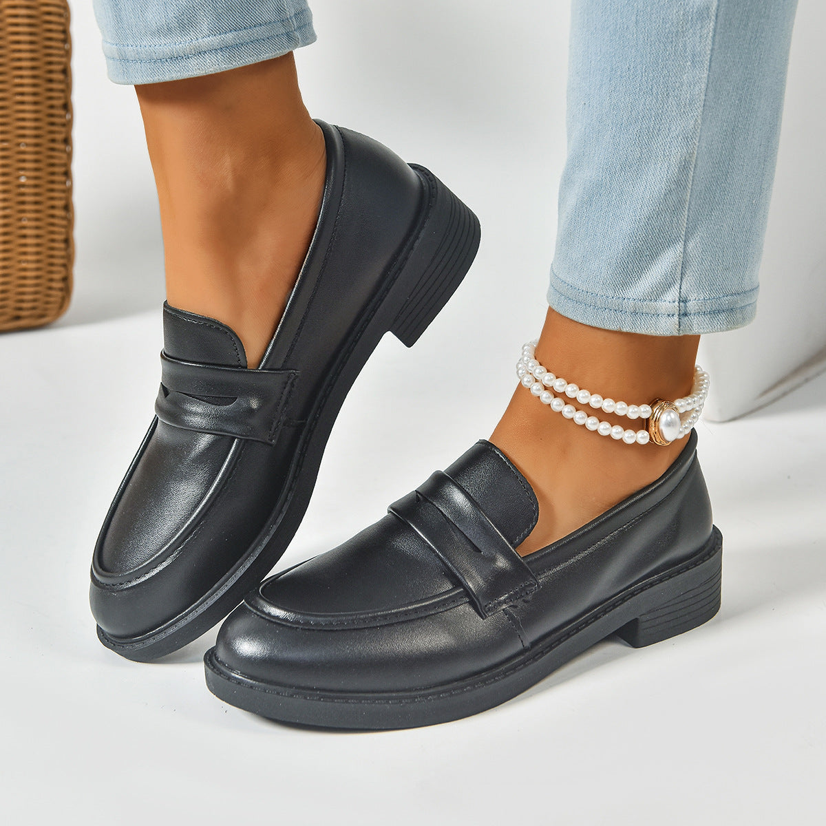 Mocassins modernes et confortables pour femme avec finition brillante, de berg-feldt