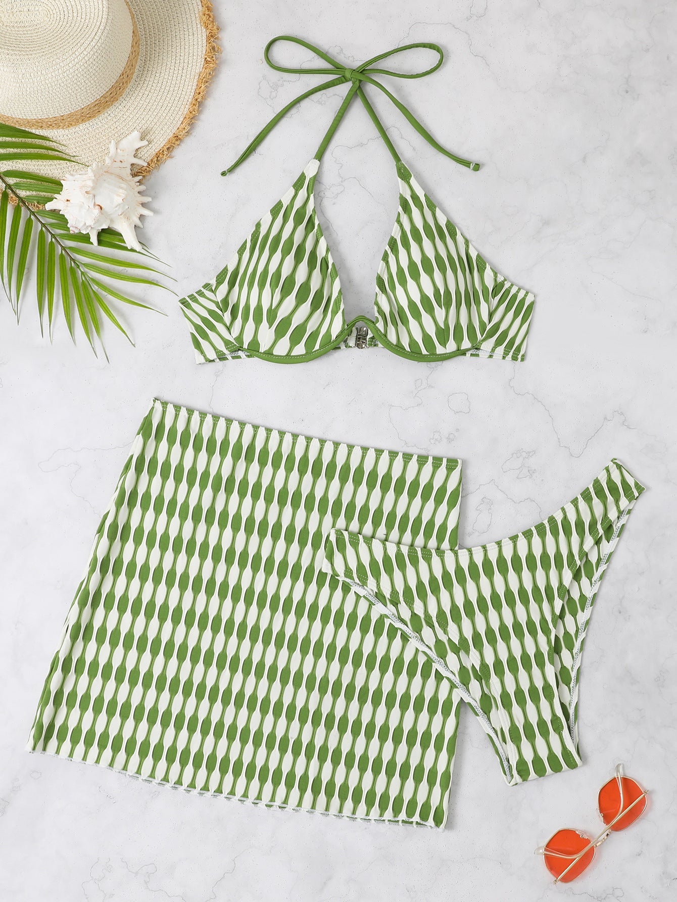 Ensemble bikini avec jupe volantée et motif de berg-feldt pour femme