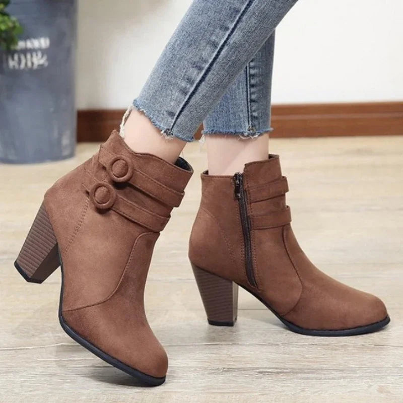 Berg-Feldt | Retro-Gürtel-Schnalle Block-Absatz-Stiefel