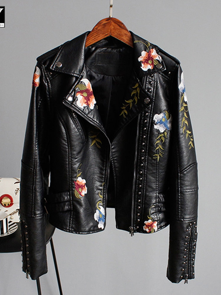 Berg-Feldt | Damenlederjacke mit Eleganten und Schicken Bestickten Blumen
