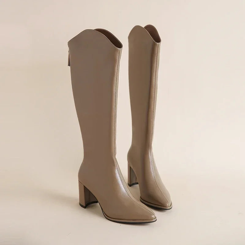 Berg-Feldt | Kniehohe Stiefel mit Dicken Hohen Absätzen