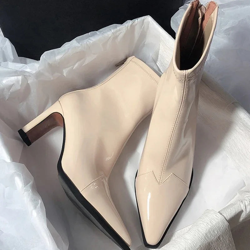 Berg-Feldt | Kniehohe Stiefel mit Blockabsatz, Stilvoll und Trendy