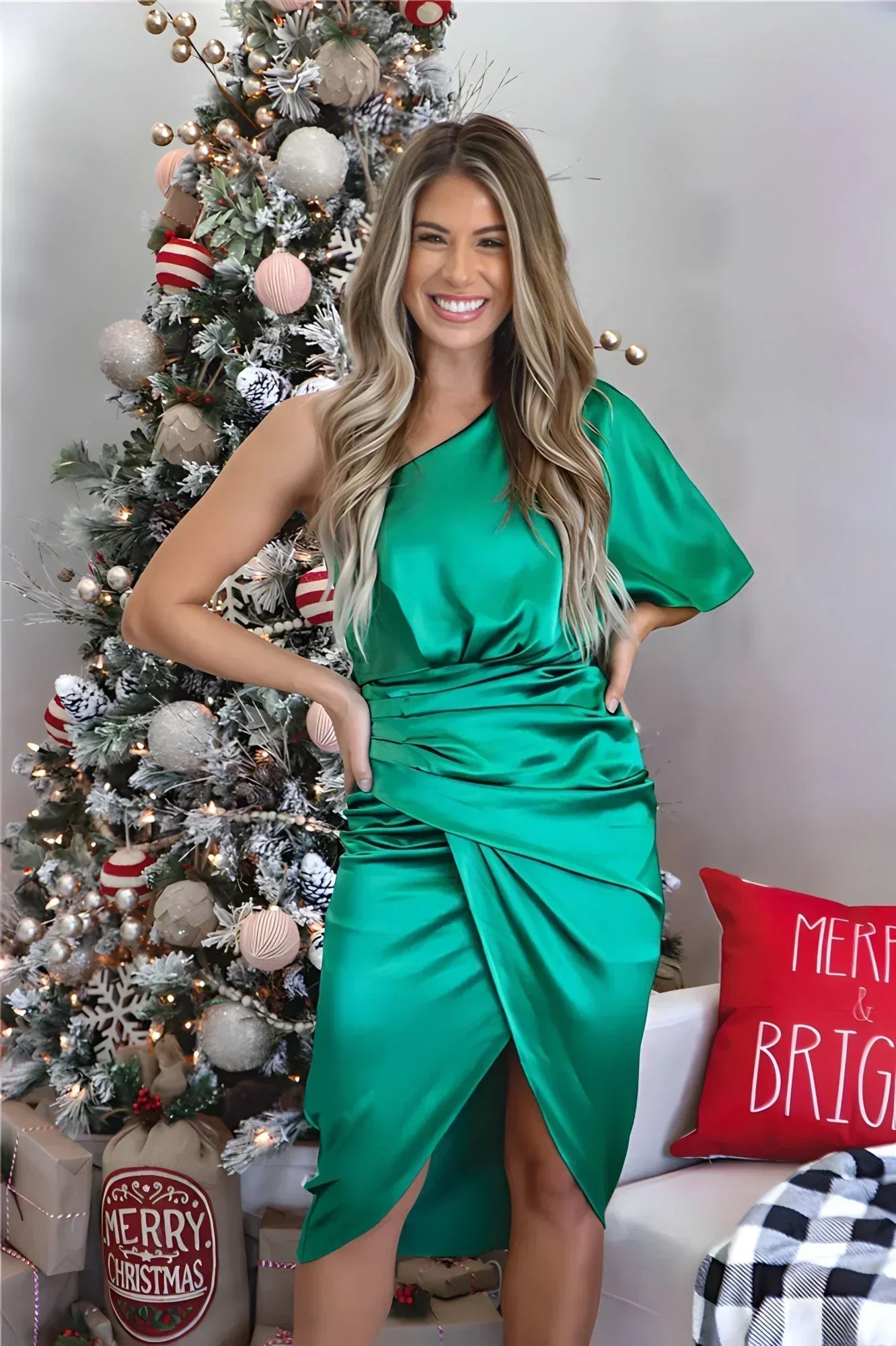 Robe de soie élégante par Sarah