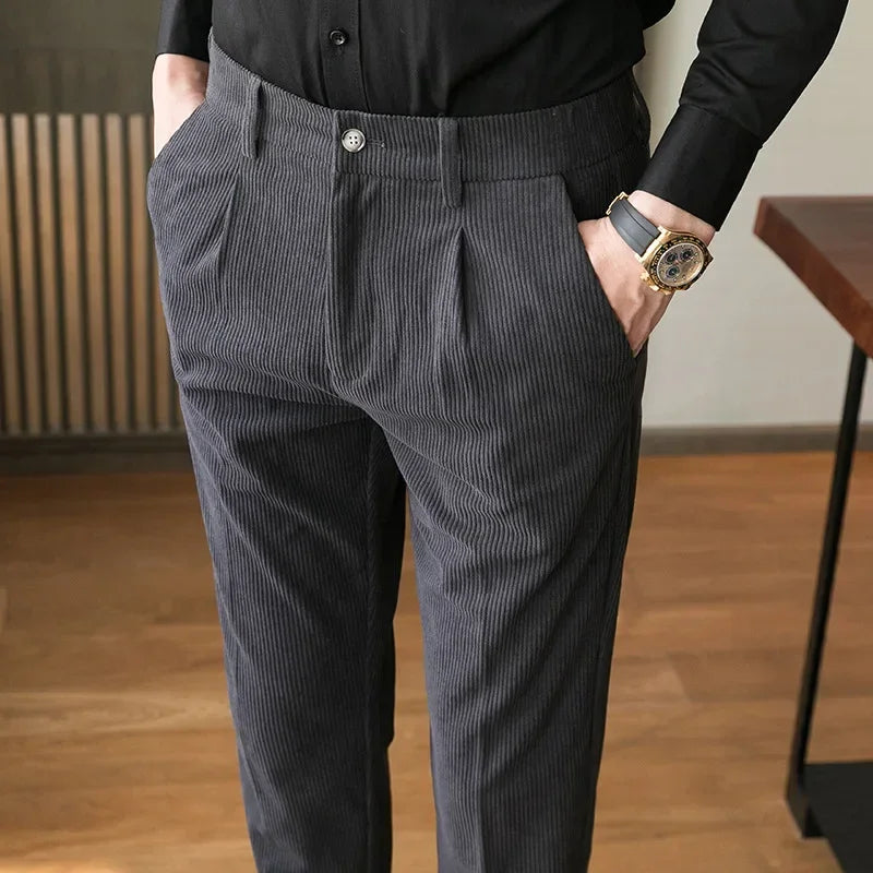 AOÛT : Pantalon en velours côtelé élégant