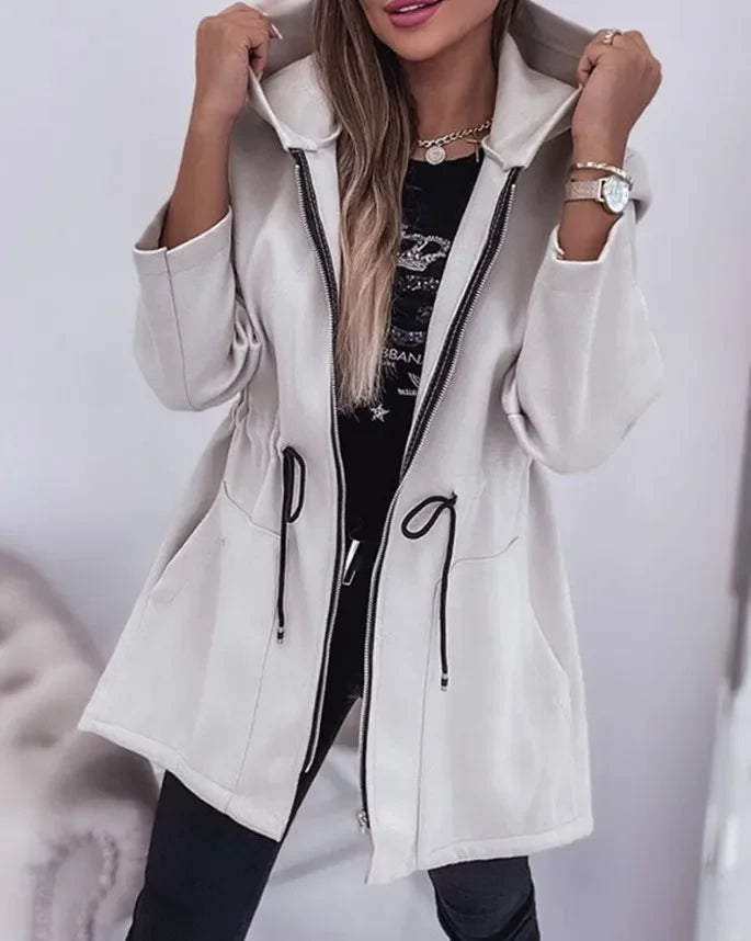 Veste à capuche Luthion pour femme avec taille plissée