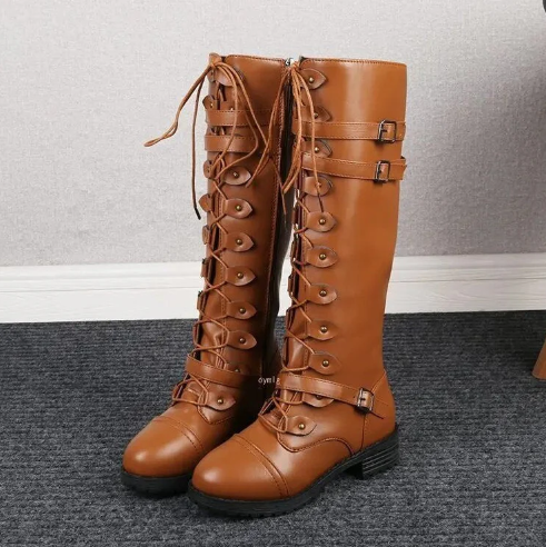 Berg-Feldt | Retro-Stiefel mit Flacher Schnalle und Schnürung