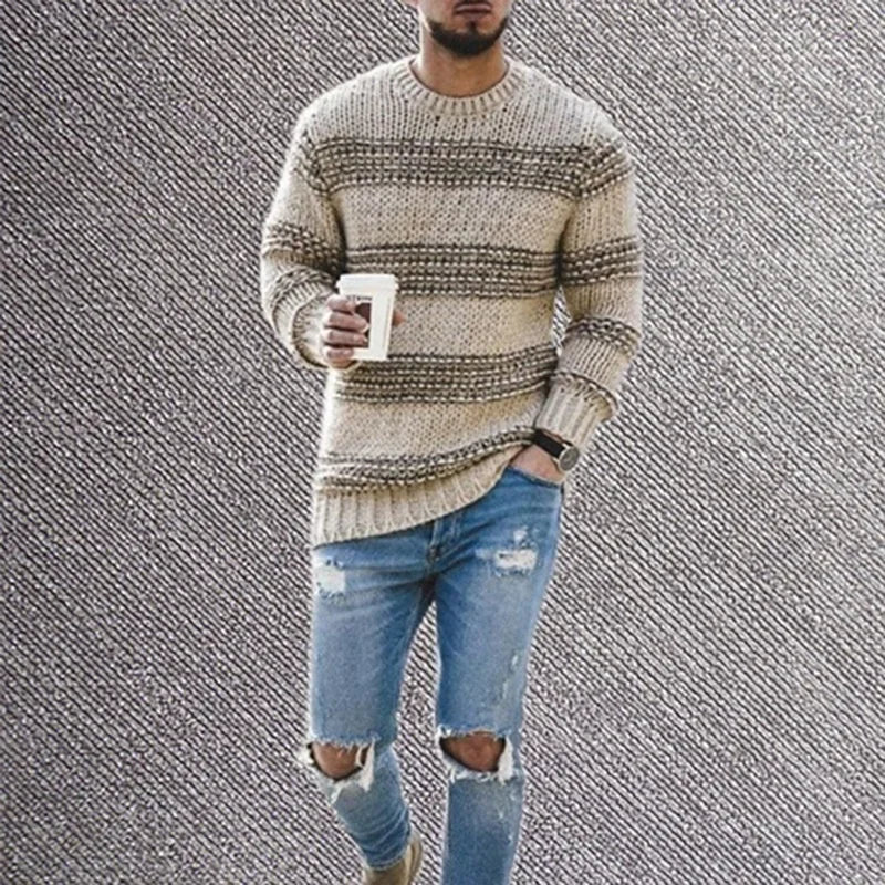 Herrenpullover mit Streifen