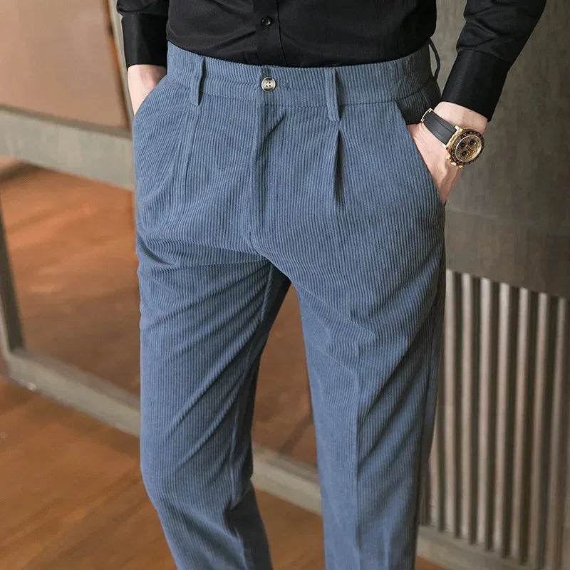 AOÛT : Pantalon en velours côtelé élégant