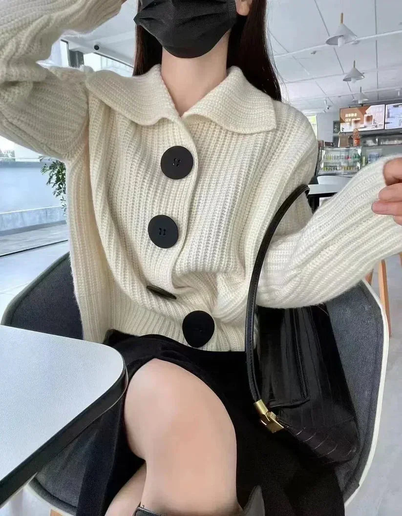Berg-Feldt | Elegante Strickjacke mit Knopfverschluss